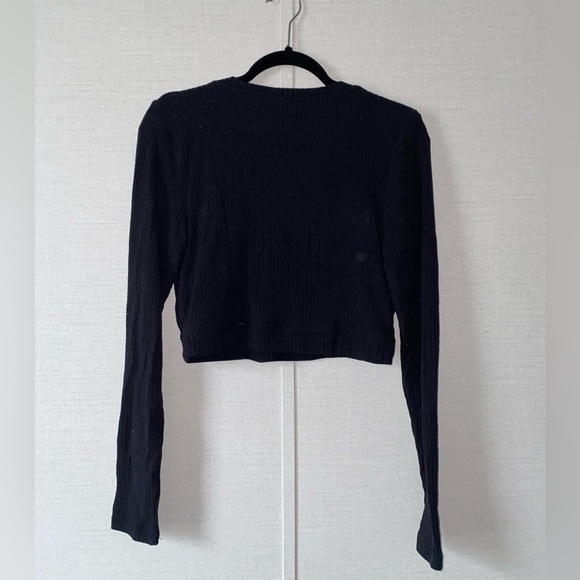 Abercrombie & Fitch Cropped V-Neck Sweater - Picture 3 of 3